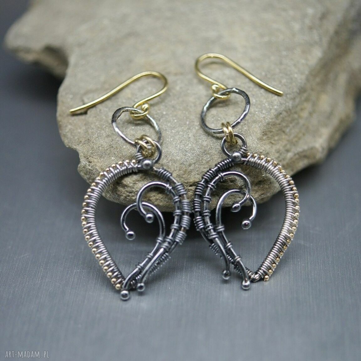 Długie kolczyki wire wrapping Lethias z oksydowanego i pozłacanego srebra