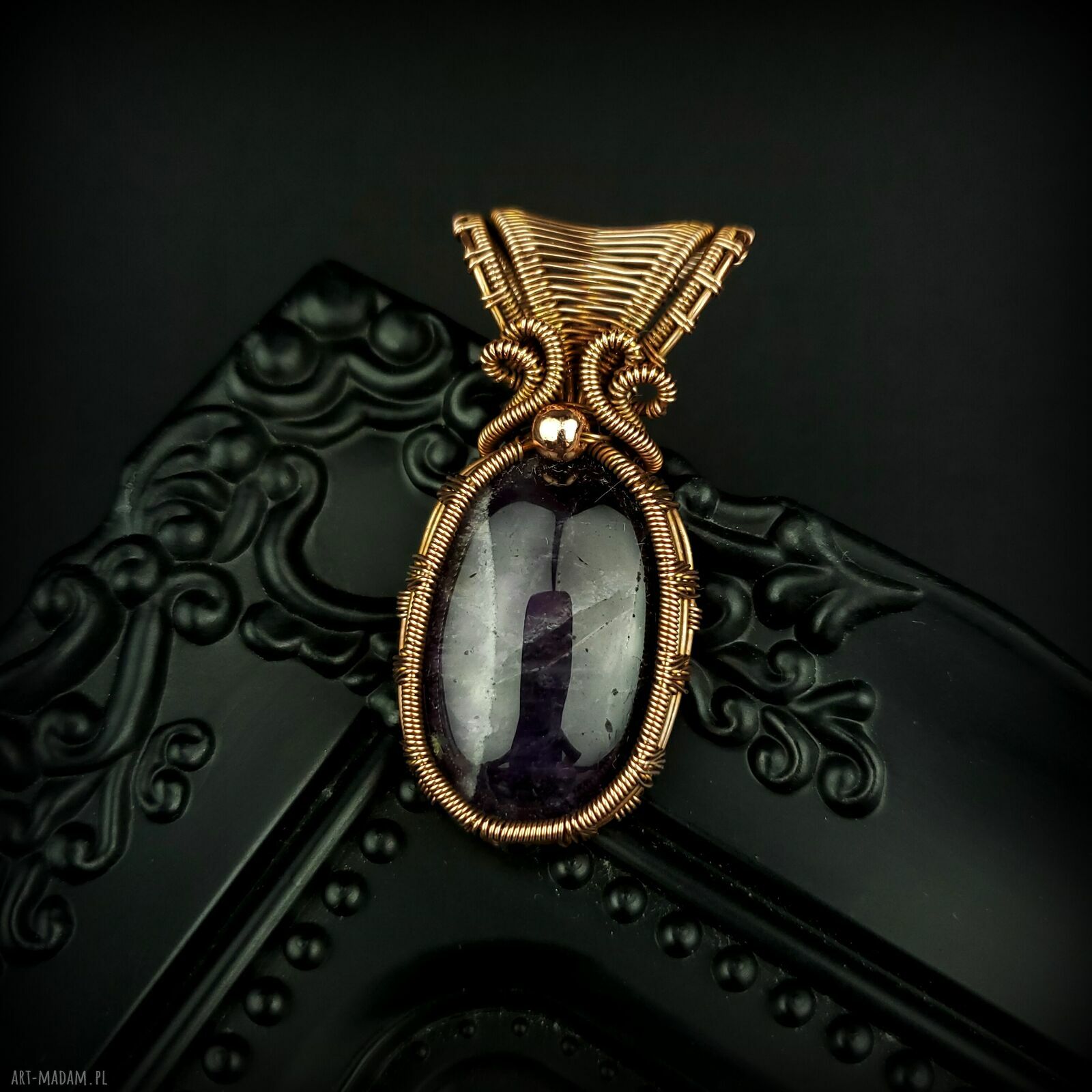 Wisior z ametystem - miedziany wire wrapping z hematytem