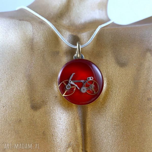 Wisior steampunk Bike Red - naszyjnik rowerowy z trybikami