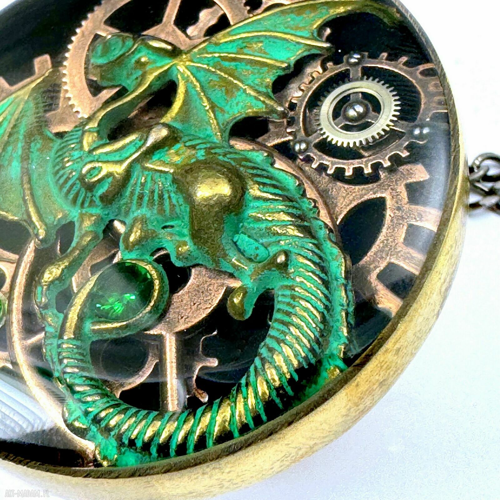 Wisior Dragon Green Beast - unikat ze starego mechanizmu zegarka i żywicy