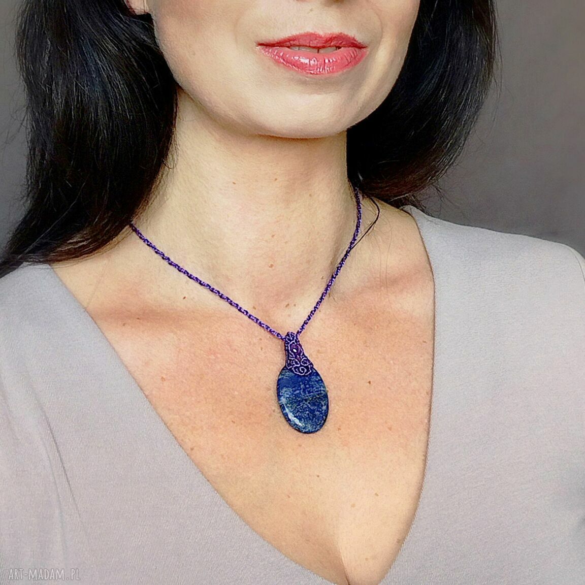 Wisior Lapis Lazuli i Ametyst w Mikro Makramie - naszyjnik regulowany