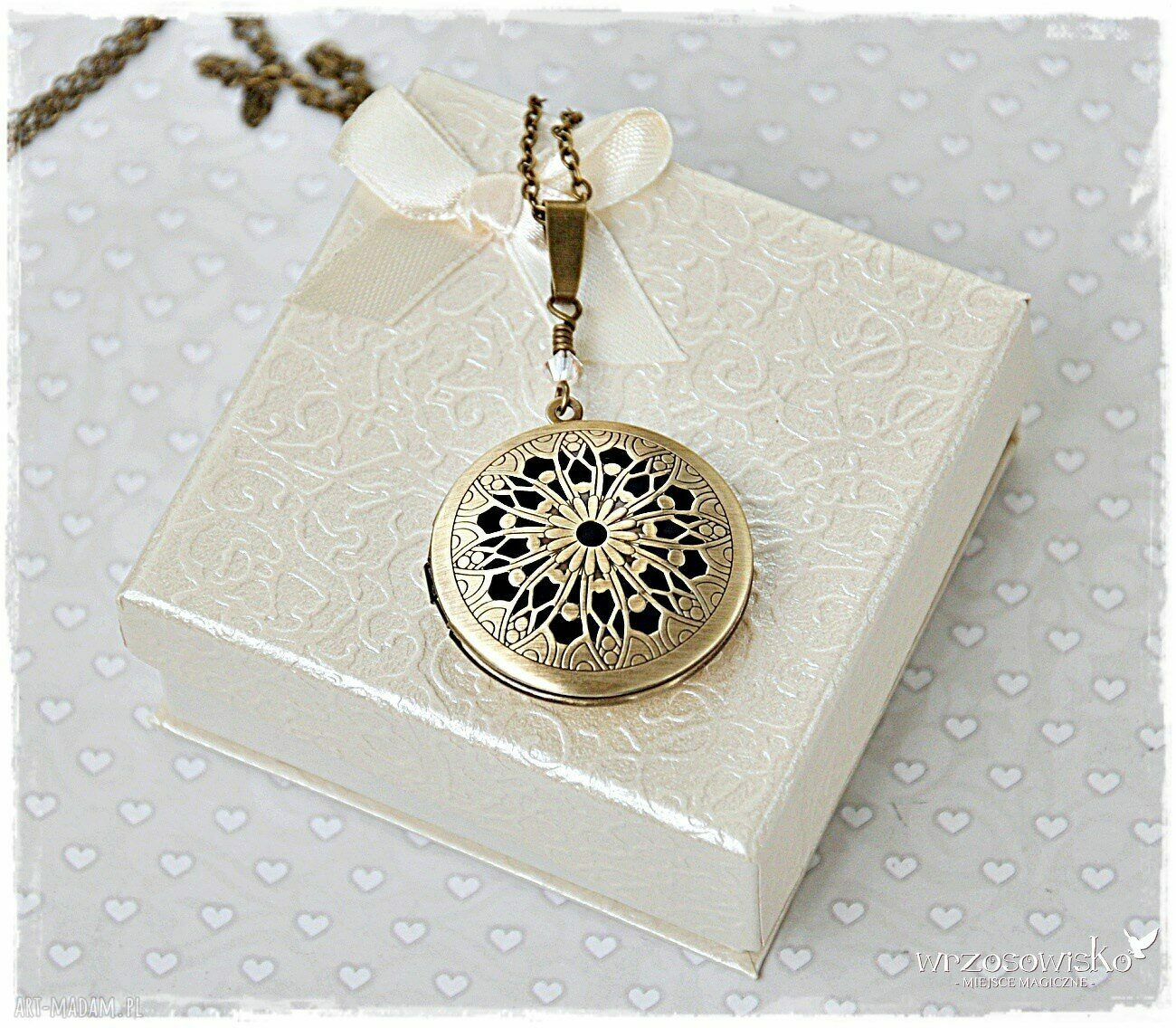 Sekretnik ze Swarovskim hand made