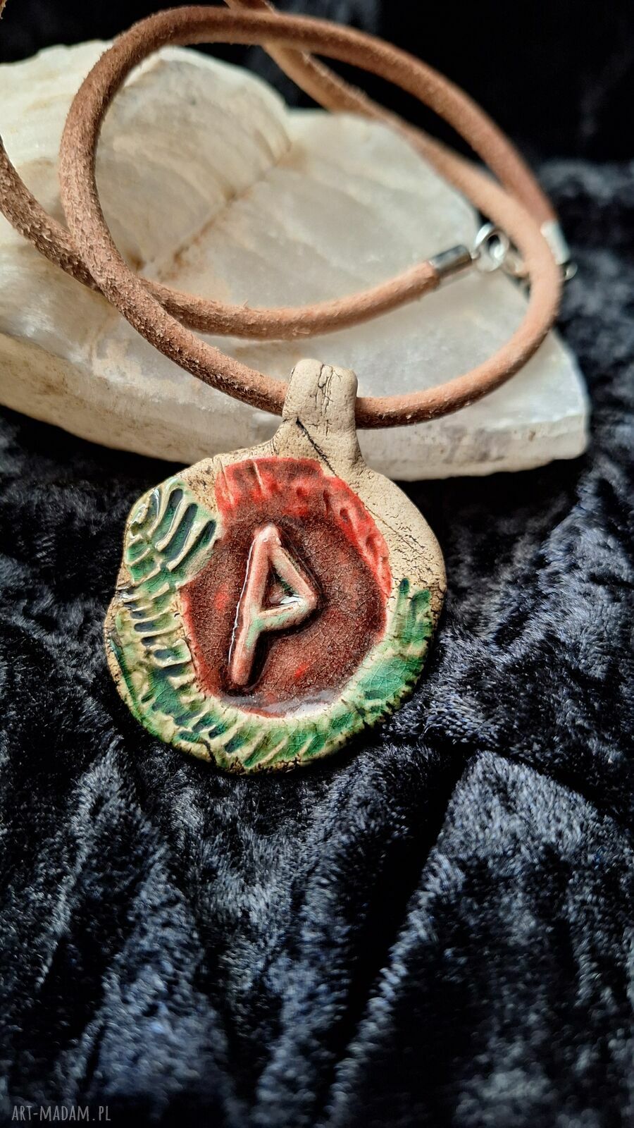 Ceramiczny wisior amulet - Runa Wunjo (Radość i Szczęście) na rzemieniu