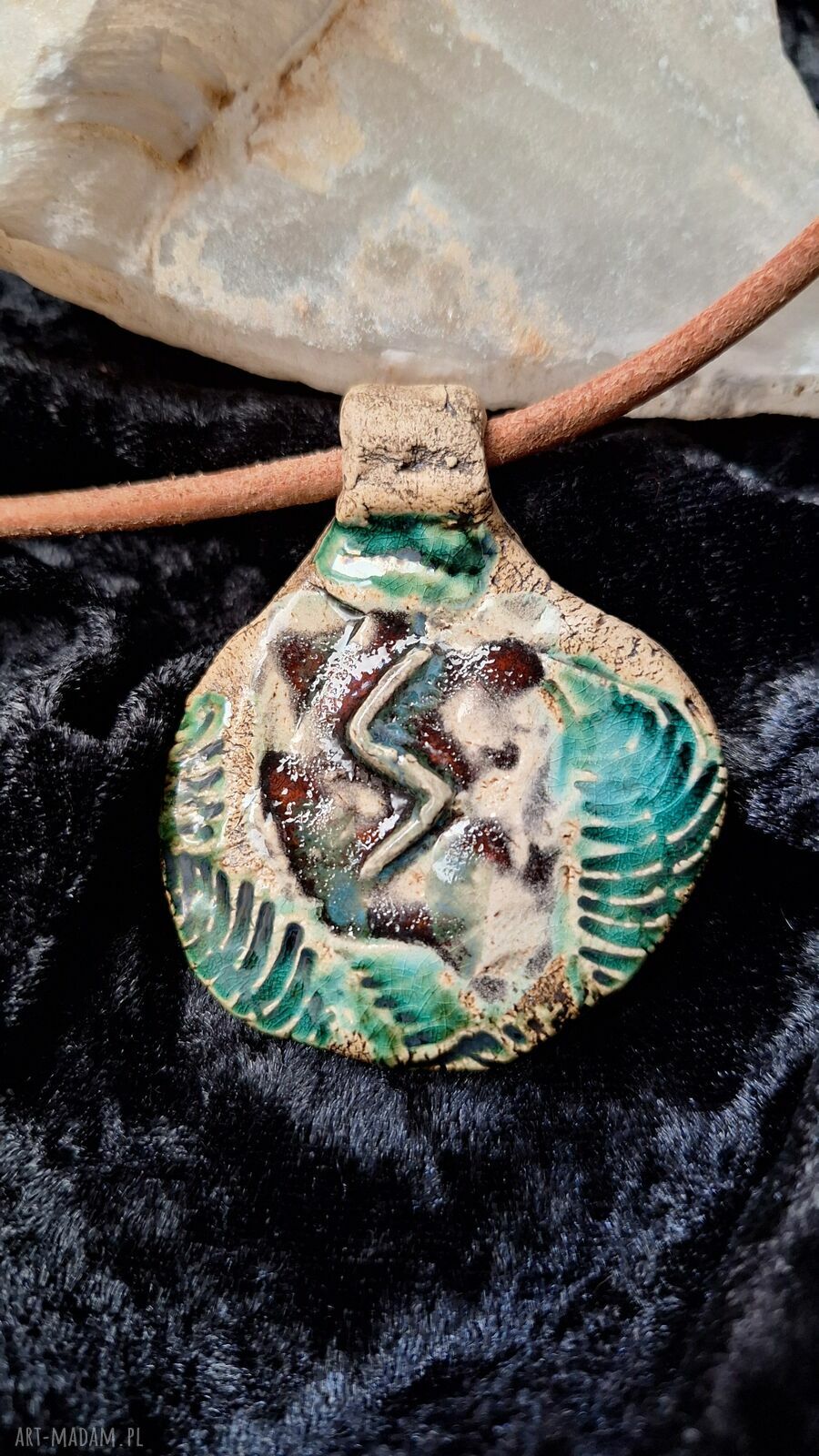 Ceramiczny wisior z runą Sowilo - amulet Słońca i zwycięstwa