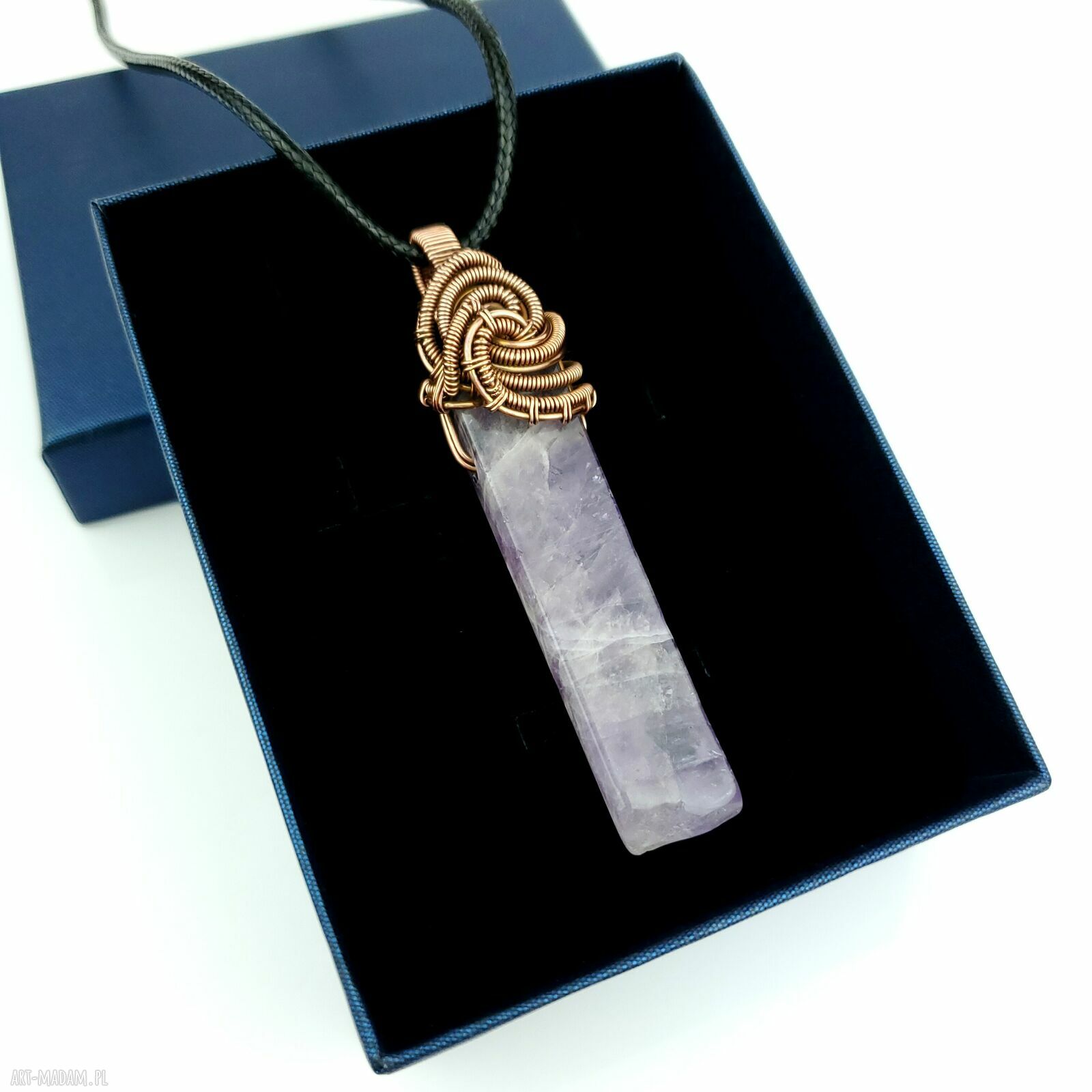 Ręcznie robiony wisiorek z ametystem w technice wire wrapping - miedziany i oksydowany