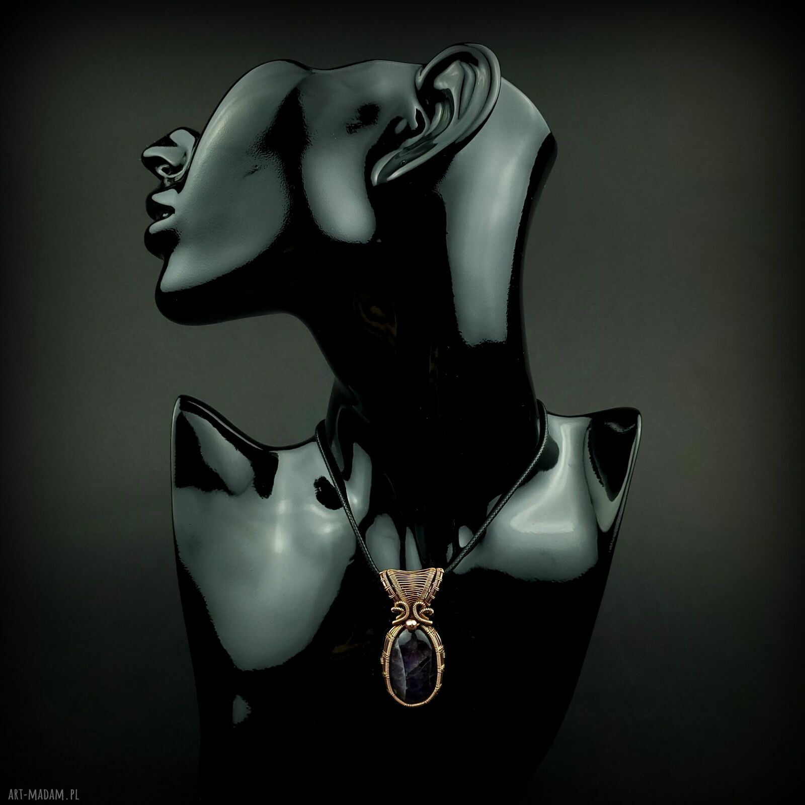 Wisior z ametystem - miedziany wire wrapping z hematytem