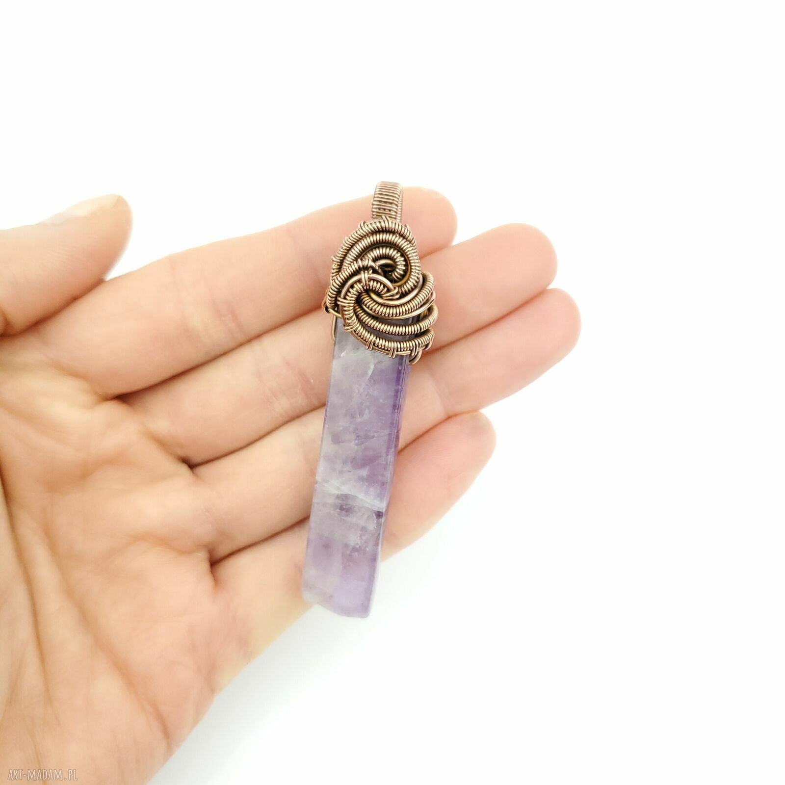 Ręcznie robiony wisiorek z ametystem w technice wire wrapping - miedziany i oksydowany