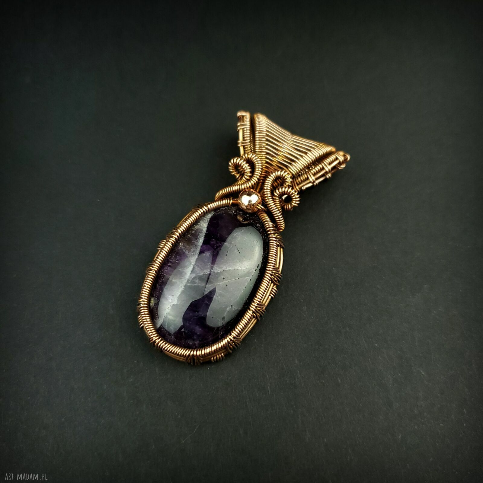 Wisior z ametystem - miedziany wire wrapping z hematytem