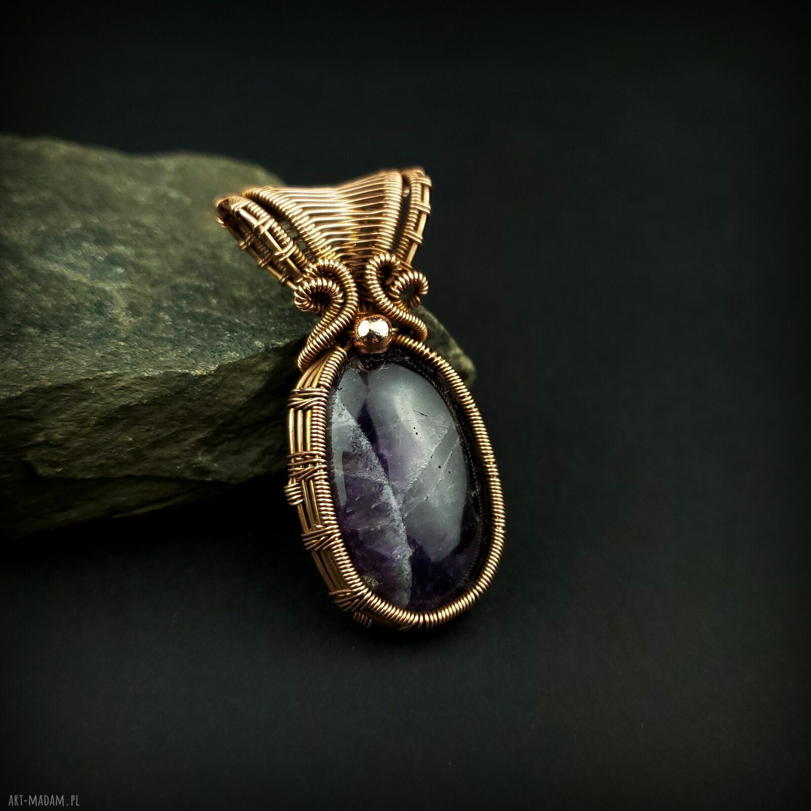Wisior z ametystem - miedziany wire wrapping z hematytem