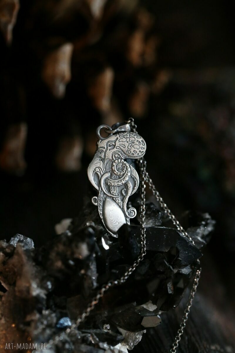 Wisiorek ośmiornica ze srebra 925 - morska biżuteria handmade