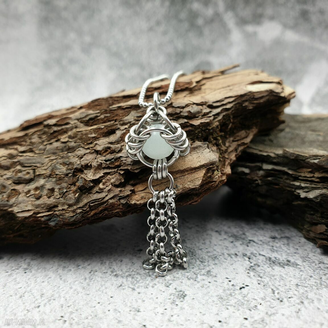 Wisiorek chainmaille z mlecznym jadeitem i agatem - stal szlachetna, regulowany