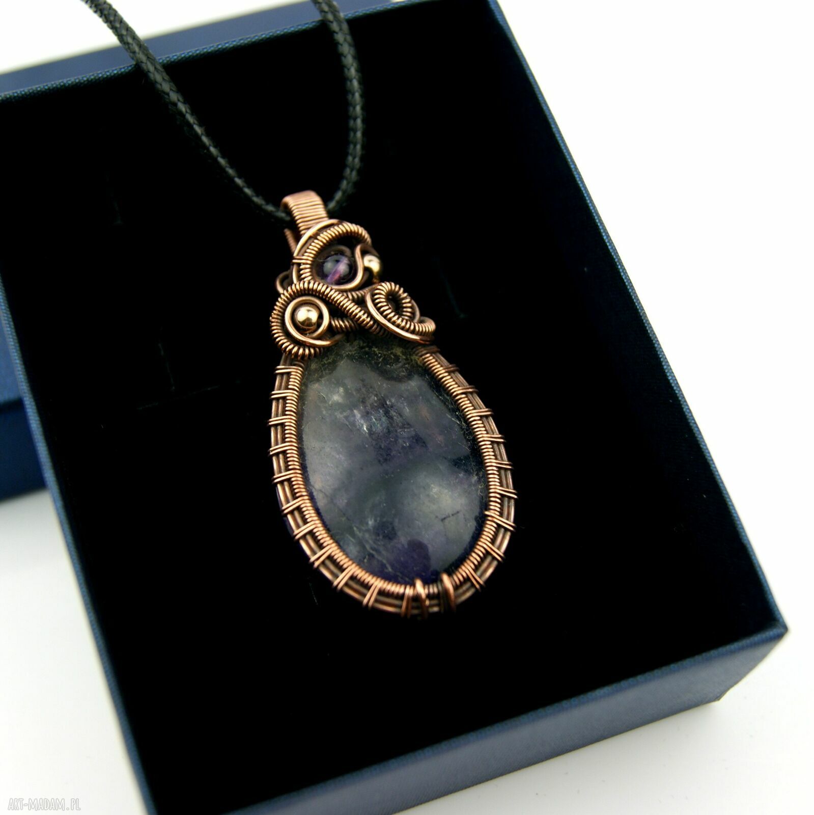 Wisiorek z fluorytem - wire wrapping z ametystem i hematytami