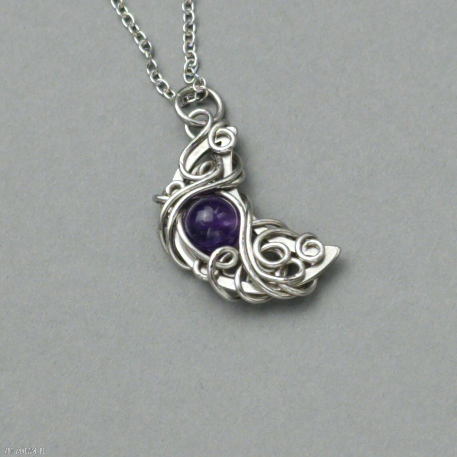 Wisiorek księżyc fioletowy ametyst - lunula wire wrapping ze stali chirurgicznej