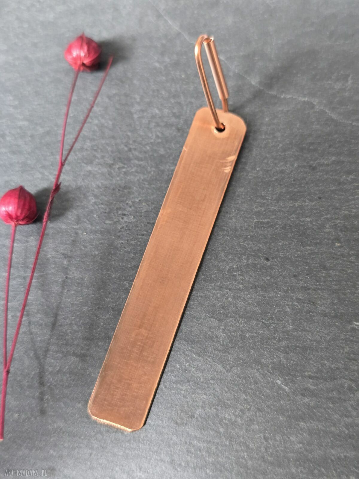 Minimalistyczny wisiorek miedziany z sercem 1 cm