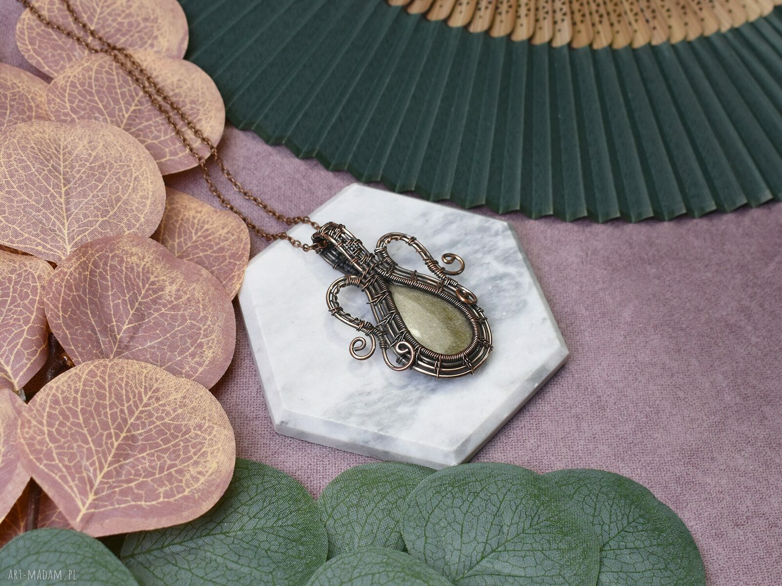 Miedziany wisiorek wire wrapping z obsydianem ręczne wykonanie