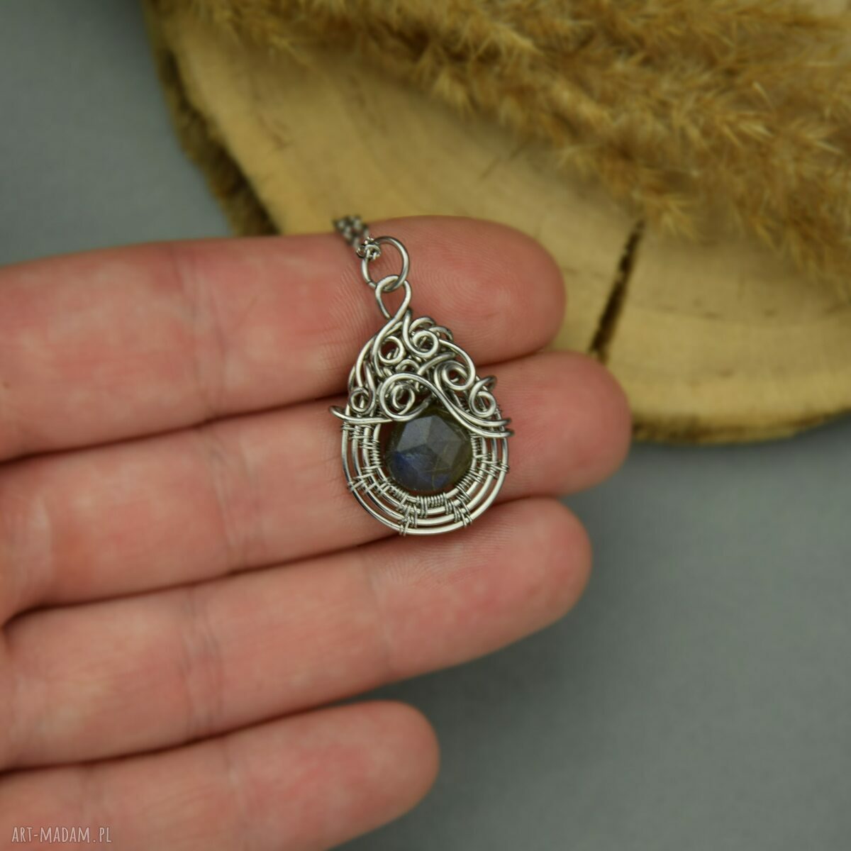 Niebieski labradoryt wisiorek wire wrapping ze stali chirurgicznej