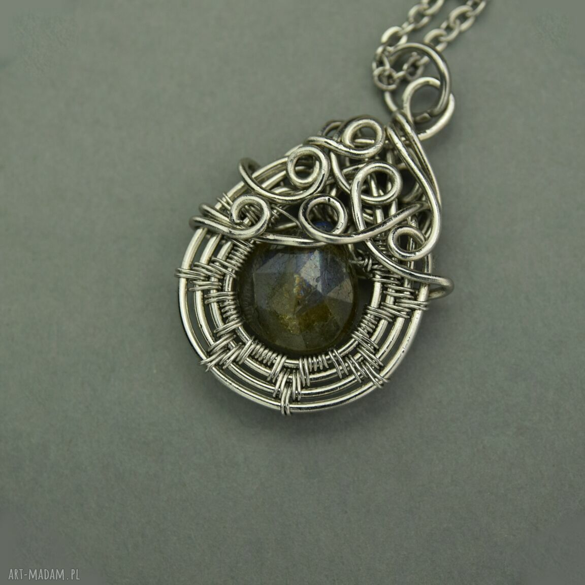 Niebieski labradoryt wisiorek wire wrapping ze stali chirurgicznej