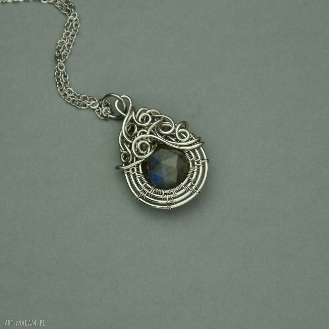 Niebieski labradoryt wisiorek wire wrapping ze stali chirurgicznej