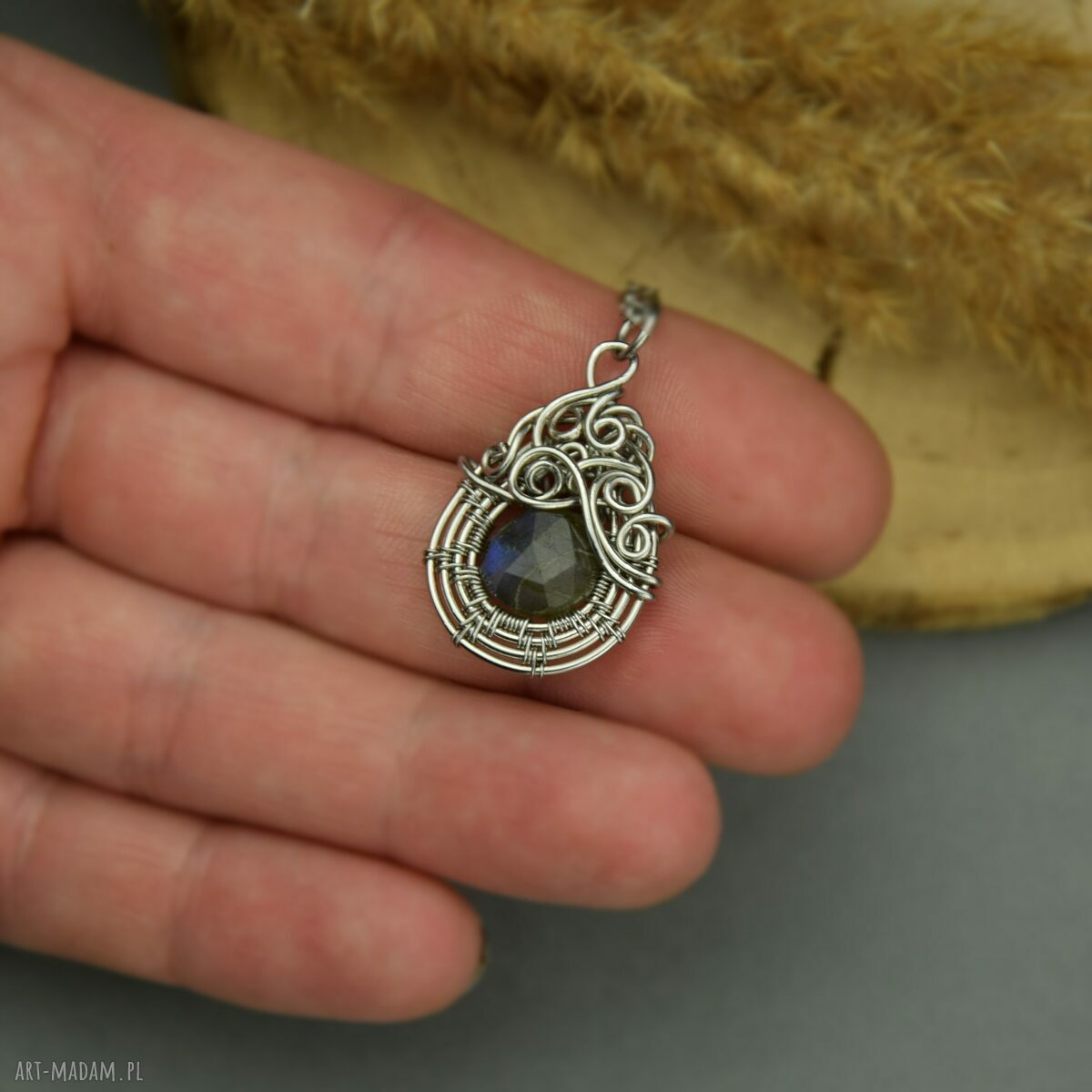 Niebieski labradoryt wisiorek wire wrapping ze stali chirurgicznej