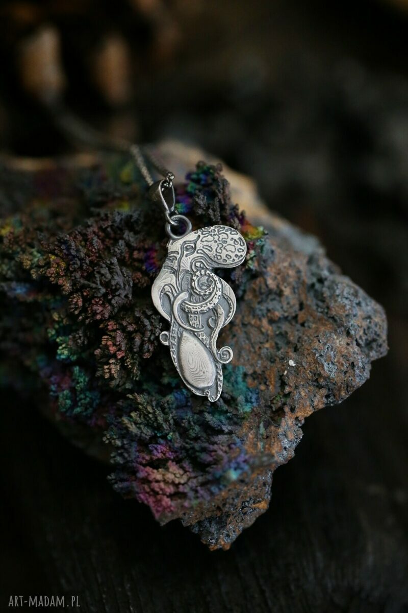 Wisiorek ośmiornica ze srebra 925 - morska biżuteria handmade