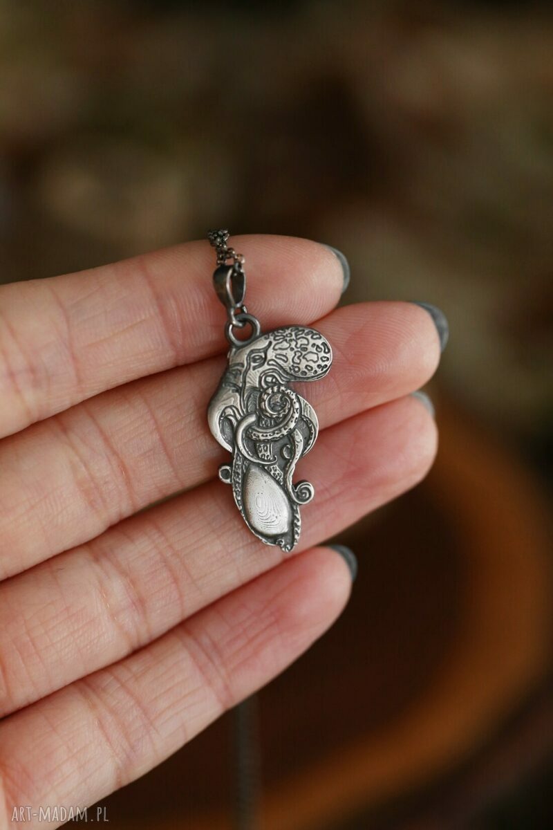 Wisiorek ośmiornica ze srebra 925 - morska biżuteria handmade