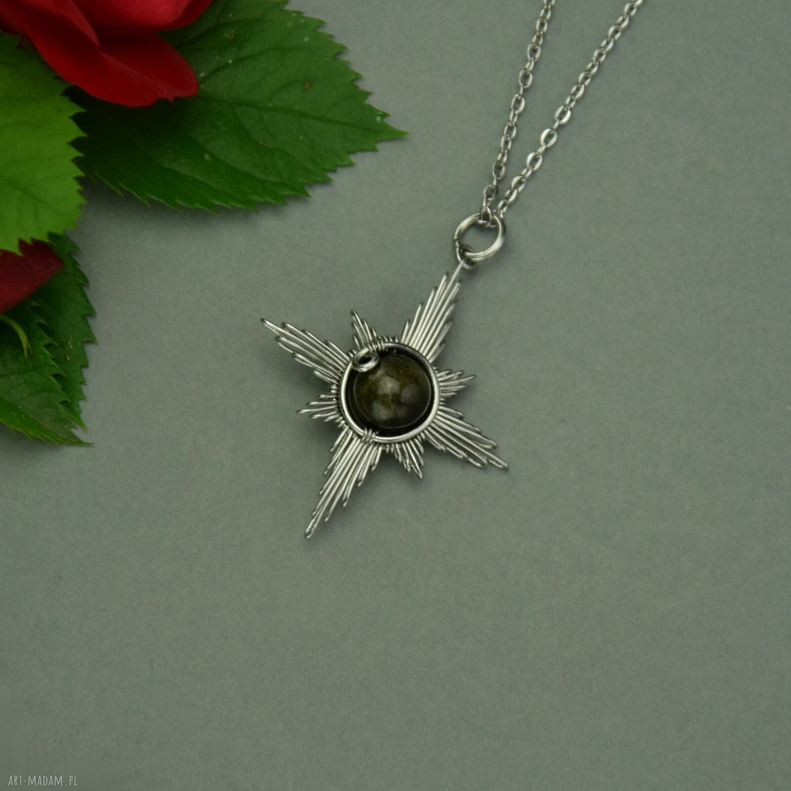 Wisiorek róża wiatrów z obsydianem złocistym - ręczny wire wrapping