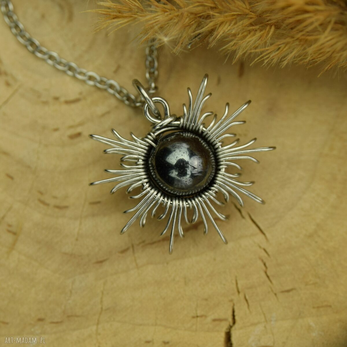 Wisiorek Słoneczko z Hematytem - wire wrapping dla niej