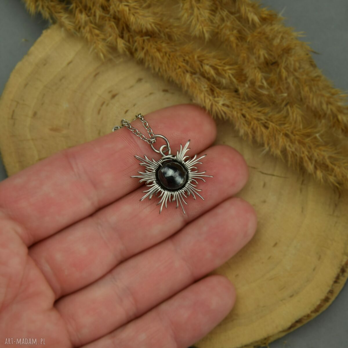 Wisiorek Słoneczko z Hematytem - wire wrapping dla niej