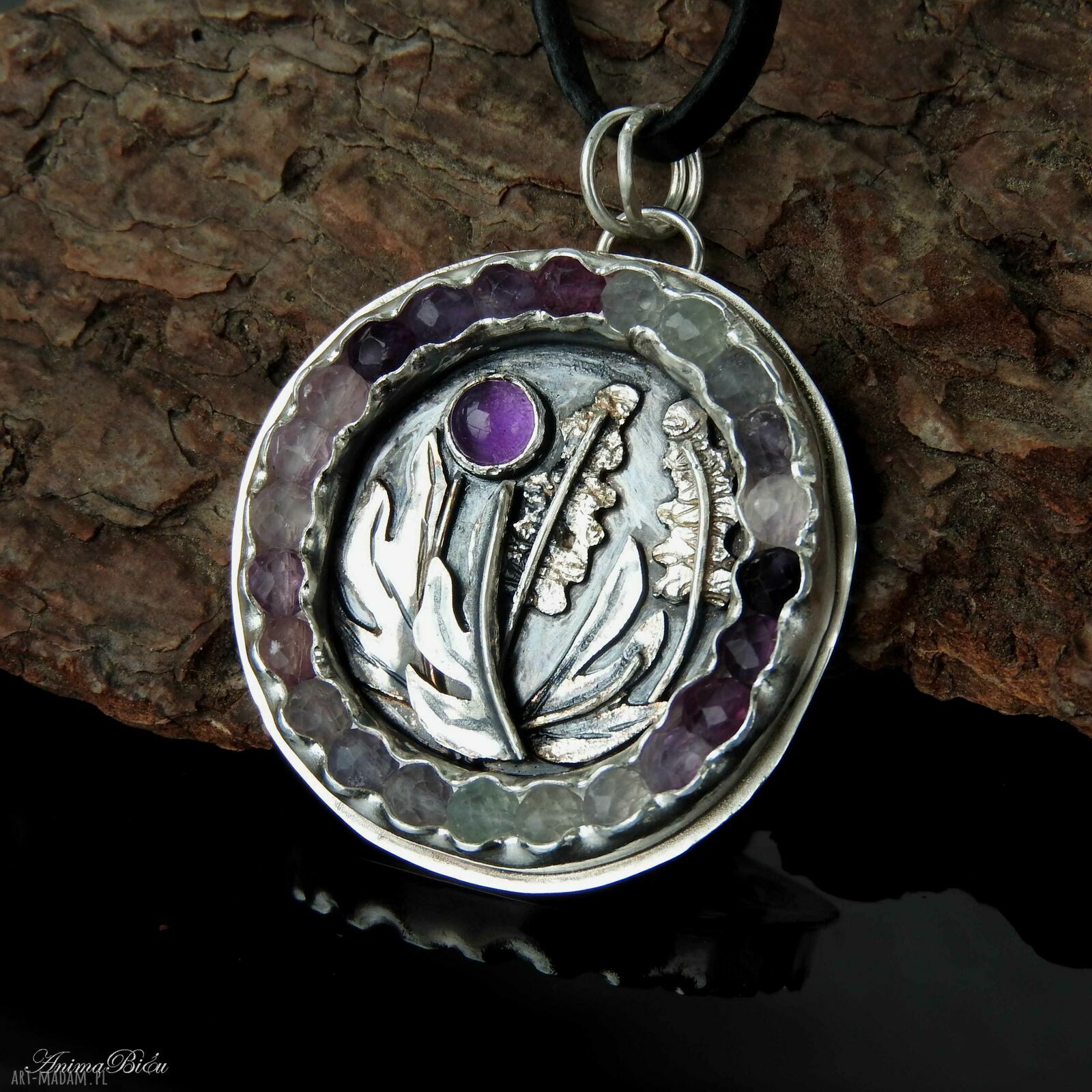 Oryginalny wisiorek handmade dla miłośniczki wyjątkowej biżuterii