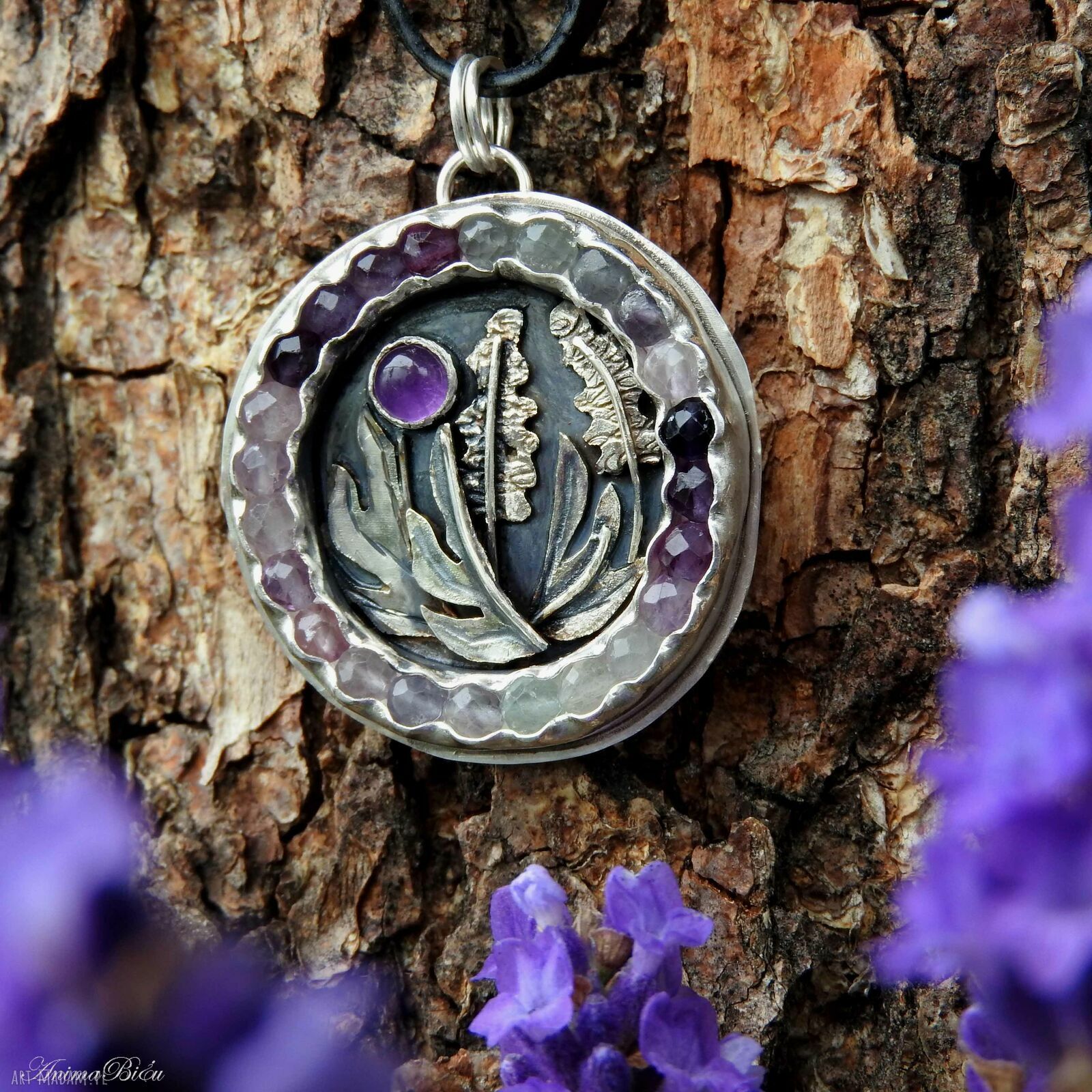 Oryginalny wisiorek handmade dla miłośniczki wyjątkowej biżuterii