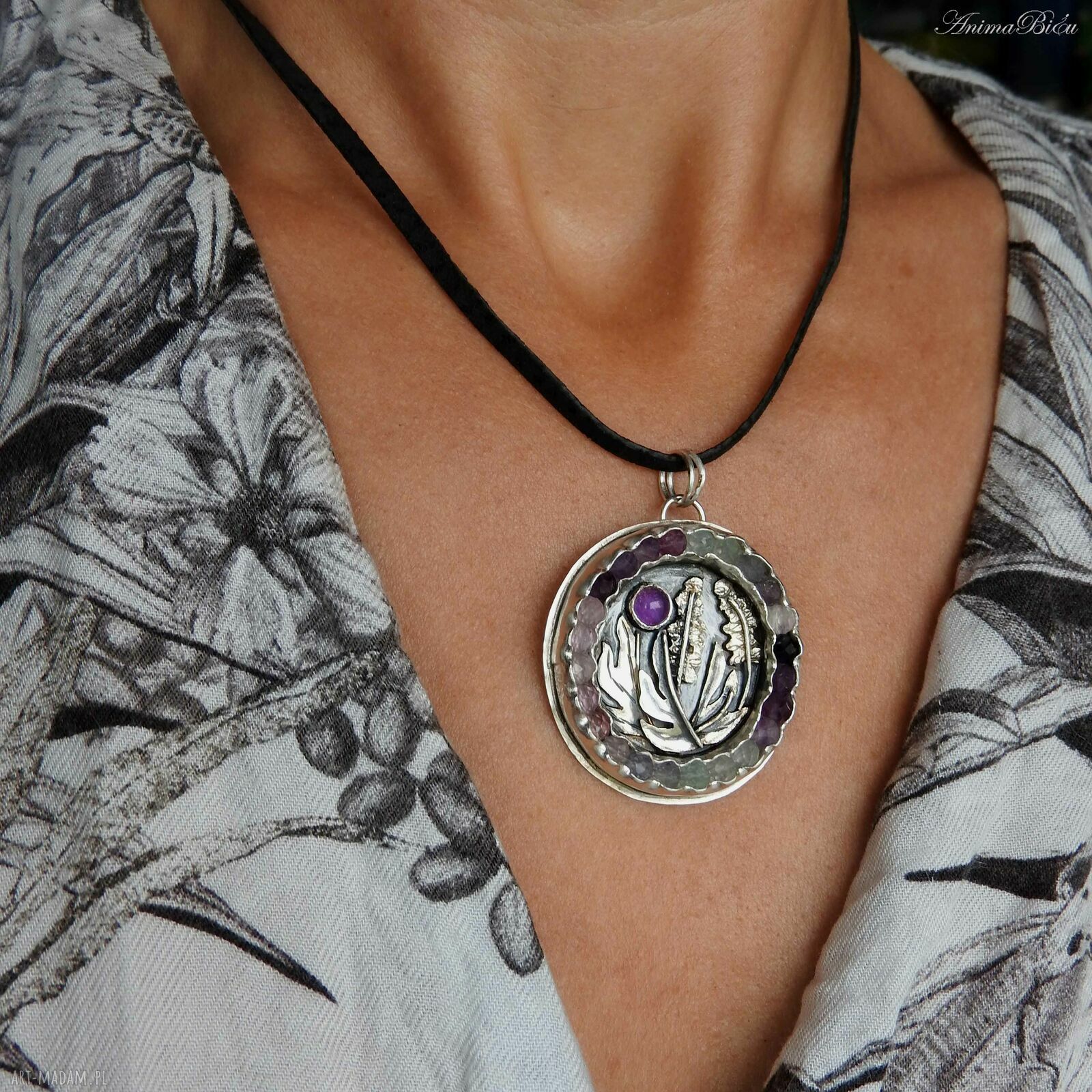 Oryginalny wisiorek handmade dla miłośniczki wyjątkowej biżuterii