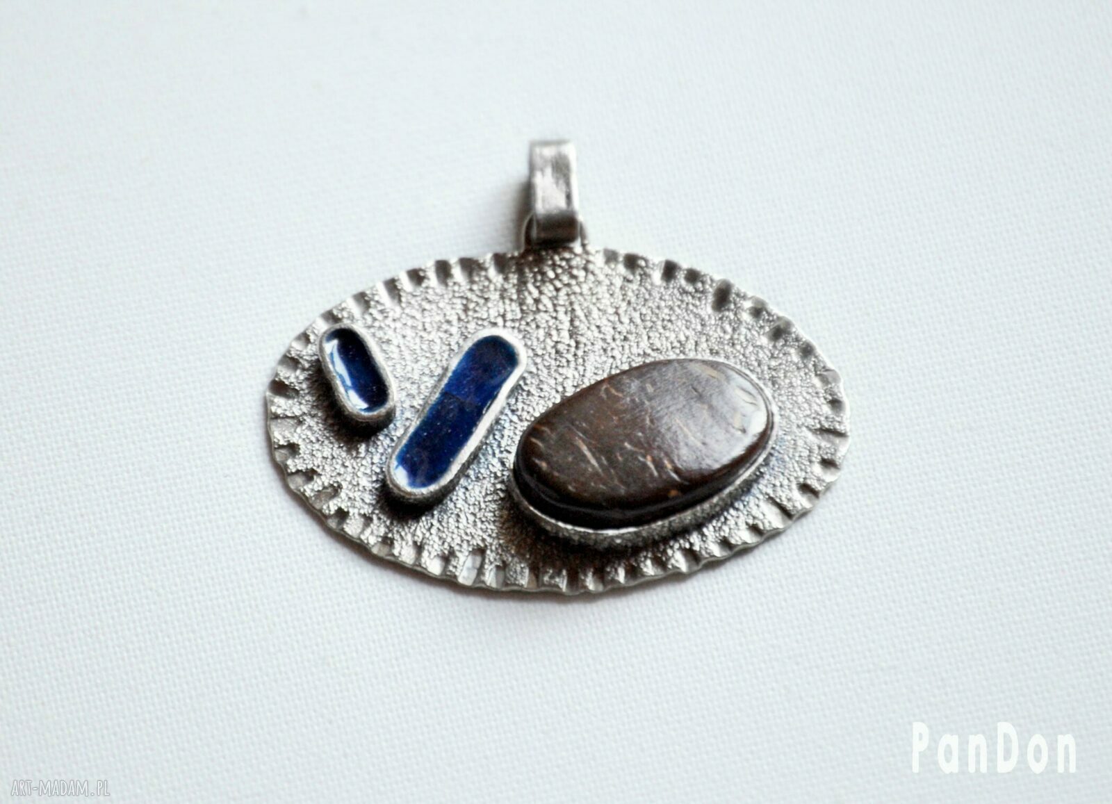 Wisiorek handmade z oksydowanego srebra, granatowa emalia i kokos - Pan Don