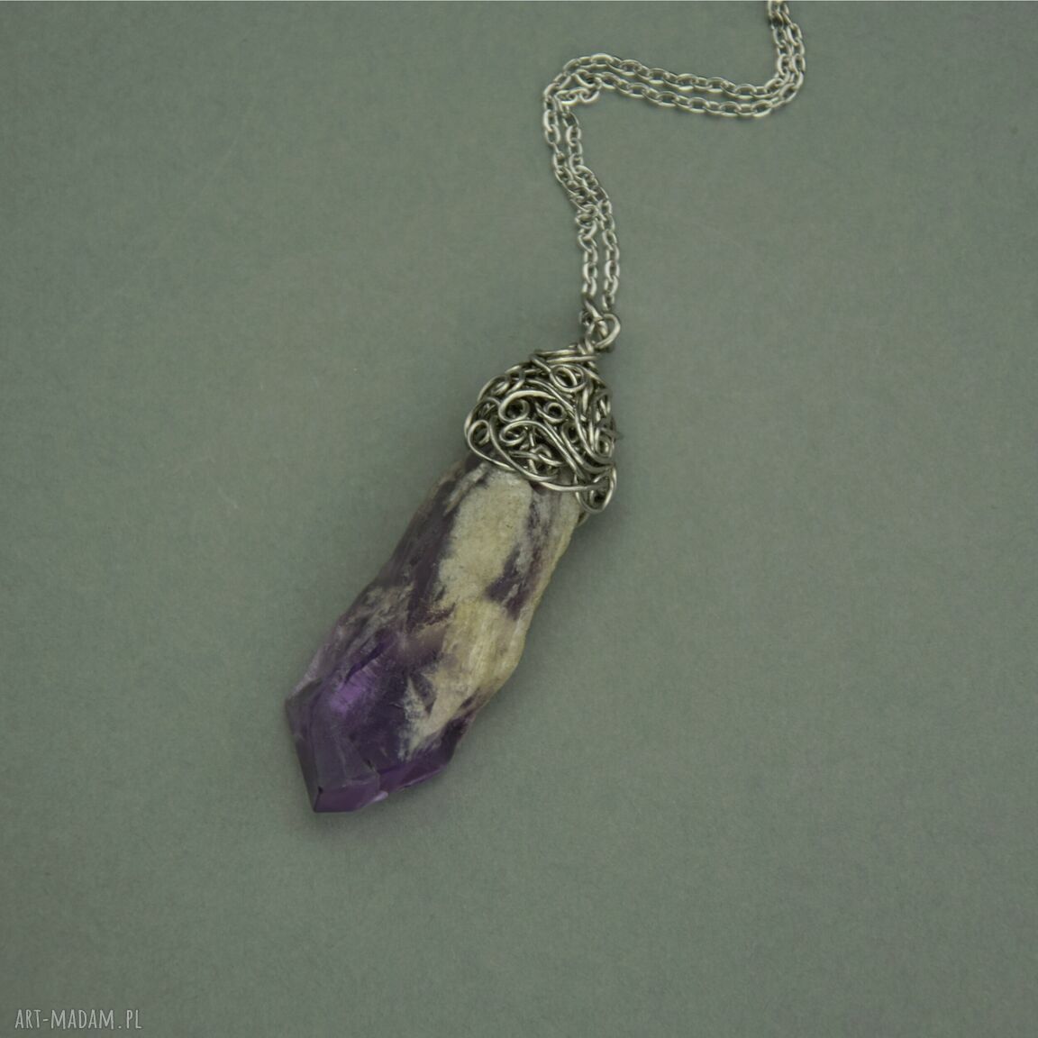 Wisiorek Talizman z surowym ametystem - wire wrapping ze stali chirurgicznej