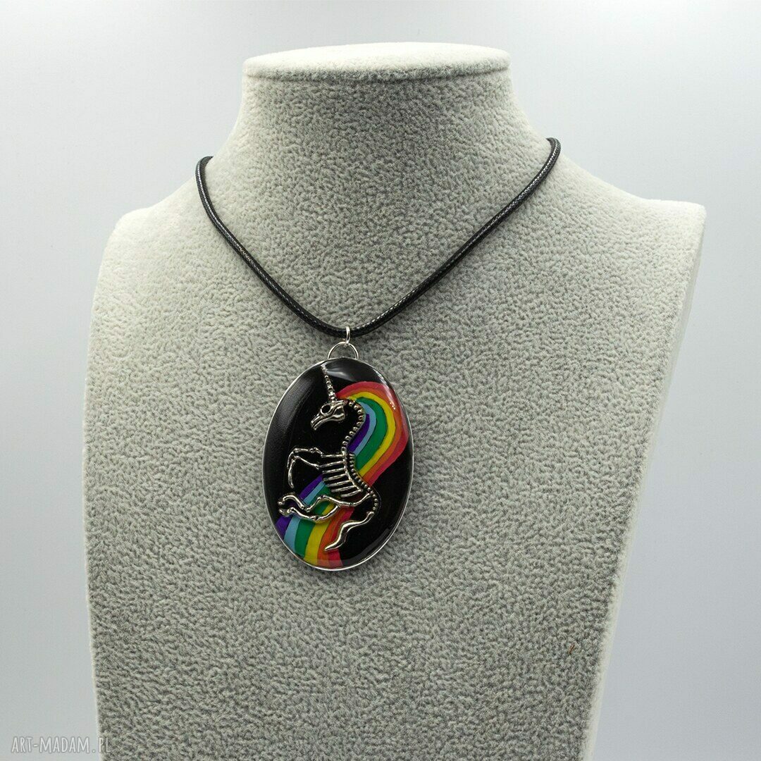 Wisiorek Pride z żywicy z jednorożcem - tęczowy, handmade