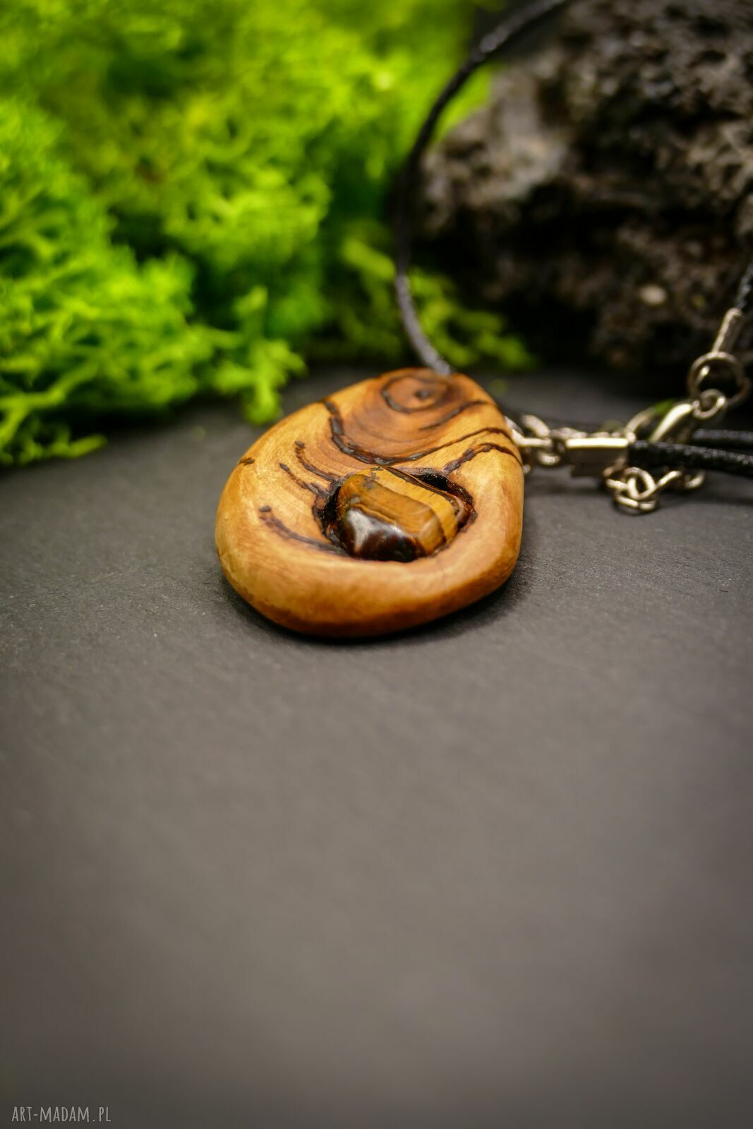 Wisiorek Tygrysie Oko w octowcu - amulet z duszą natury