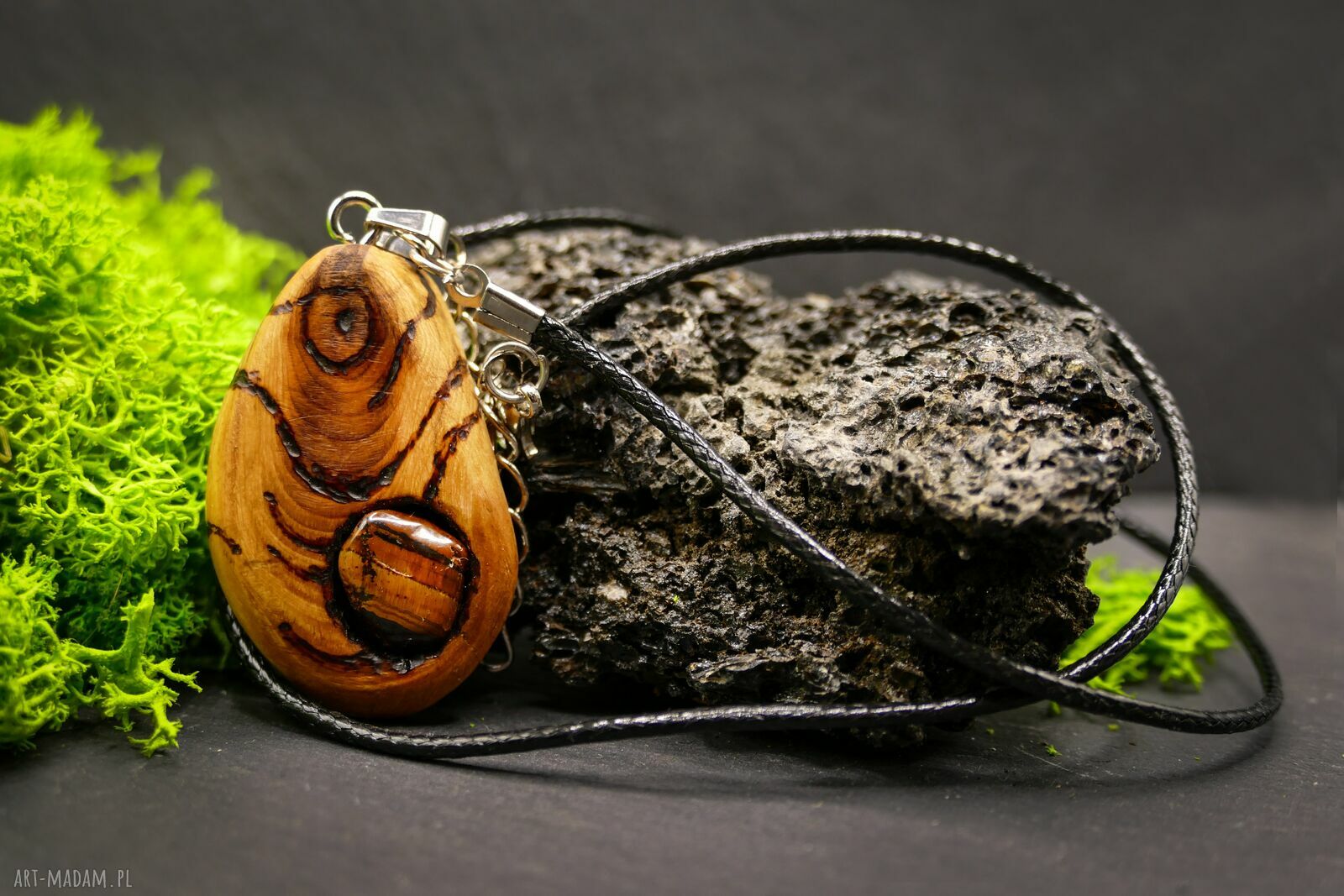 Wisiorek Tygrysie Oko w octowcu - amulet z duszą natury