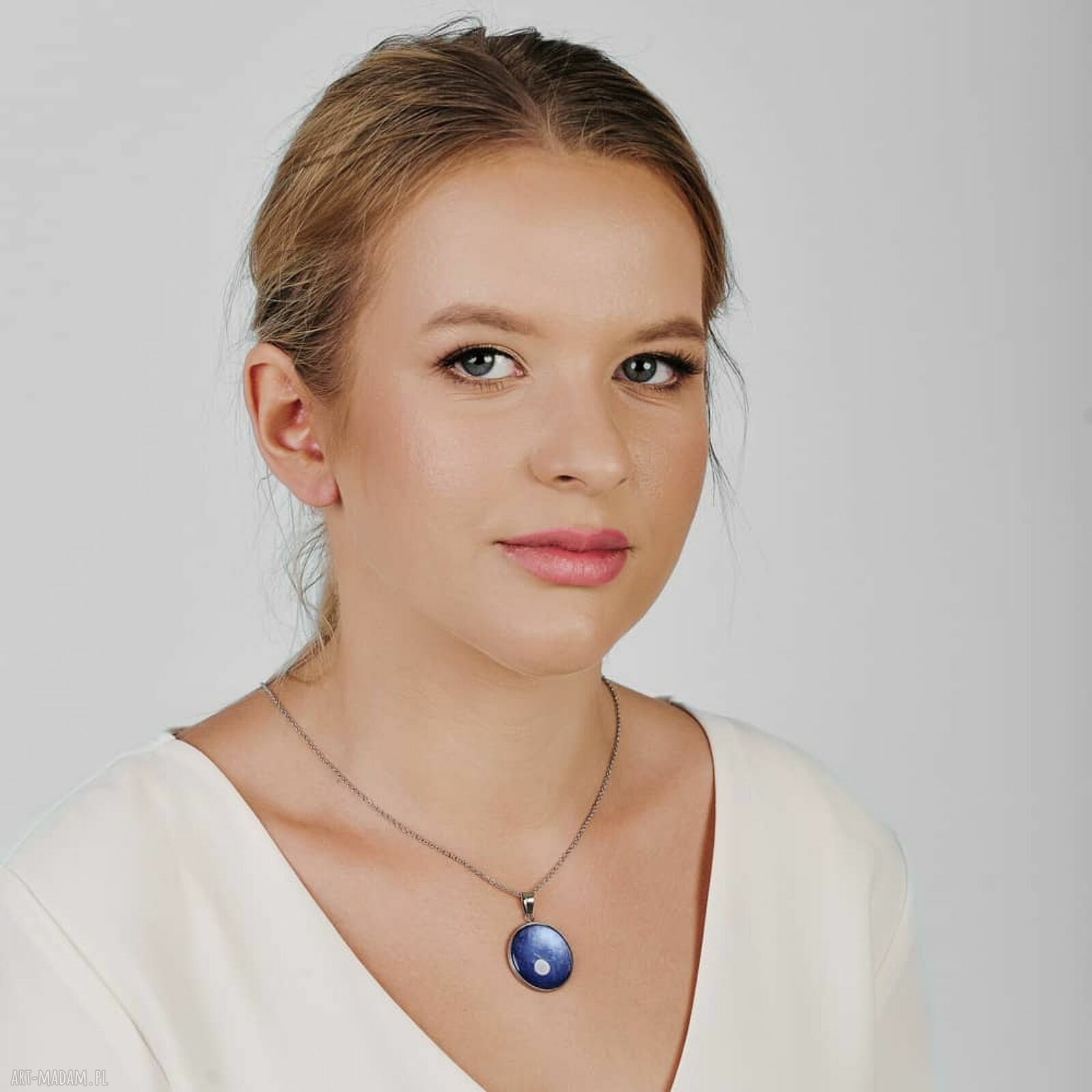 Wisiorek Dolunay z perłowego lapis lazuli e35/46 - opalizujący blask