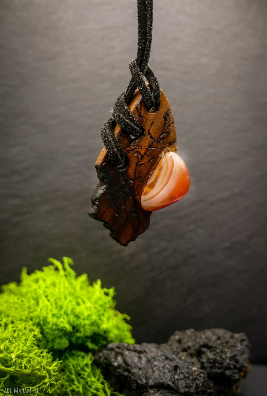 Wisiorek „Wierzbowy Karneol” - pirografia w drewnie, handmade