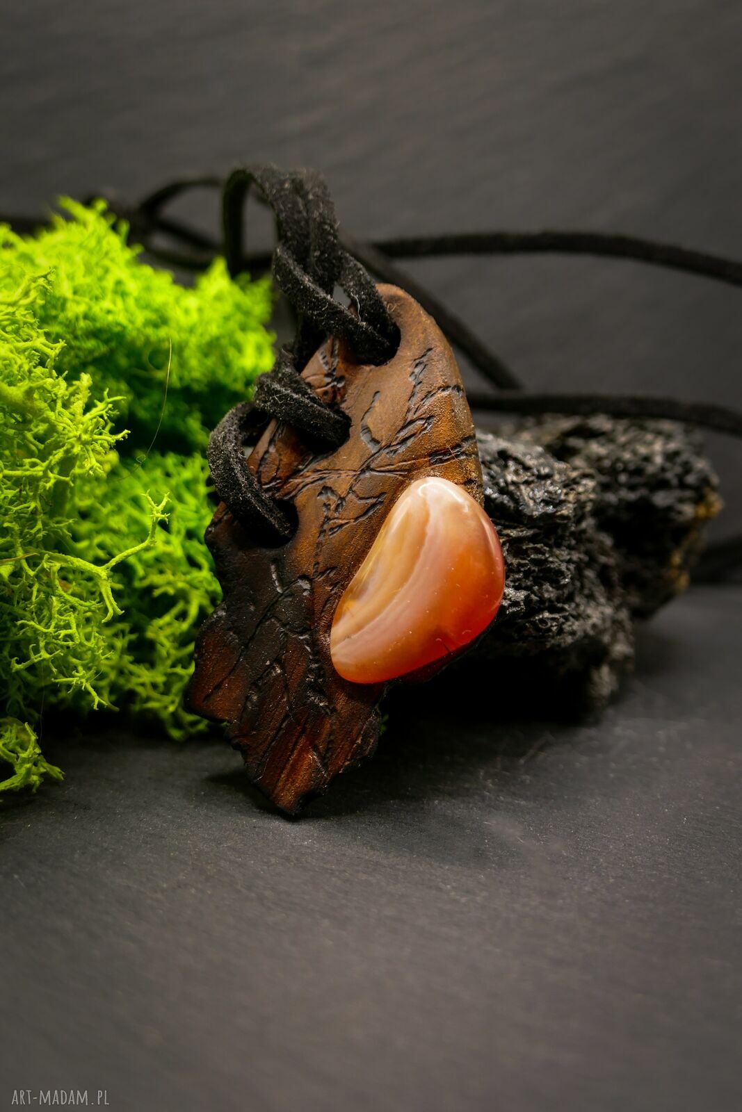 Wisiorek „Wierzbowy Karneol” - pirografia w drewnie, handmade