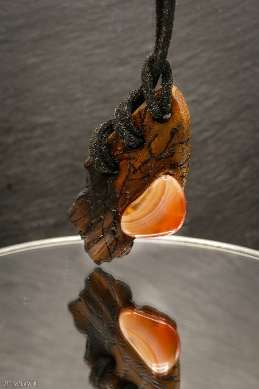 Wisiorek „Wierzbowy Karneol” - pirografia w drewnie, handmade