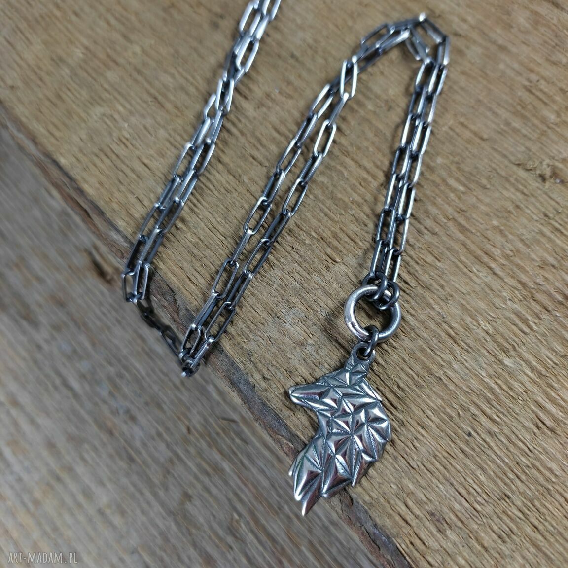 Wisiorek Wilk ze Srebra 925 Oksydowanego i Wypolerowanego