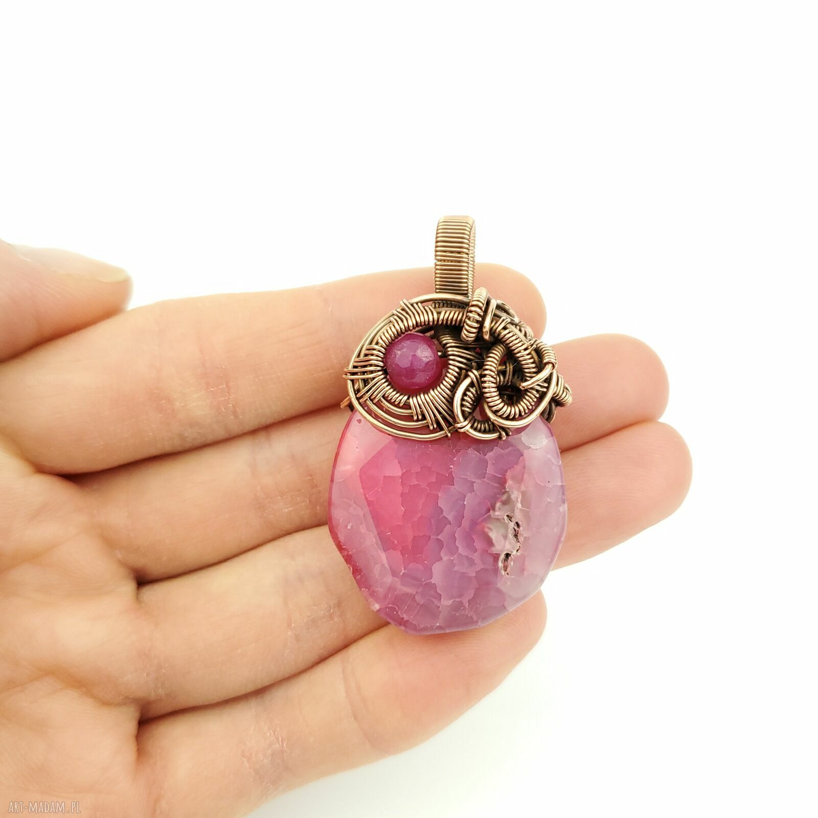Wisiorek wire wrapping z różowym agatem - miedziana oprawa oksydowana