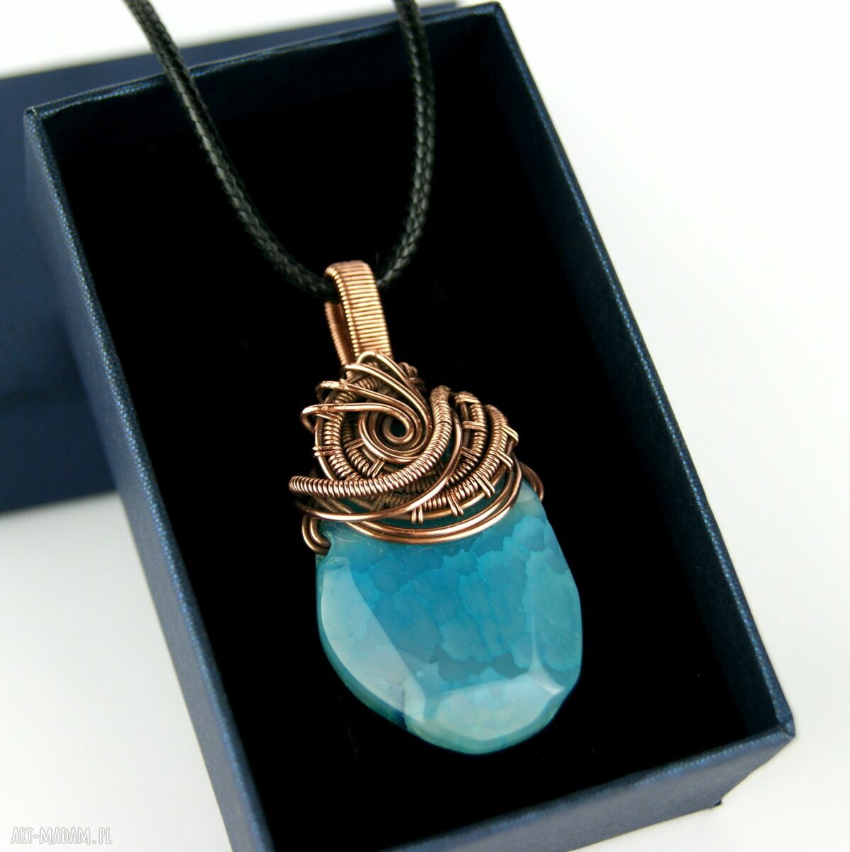 Wisiorek wire wrapping z agatem - miedziana, oksydowana oprawa