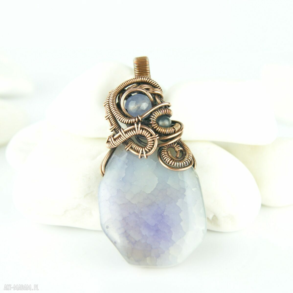 Wisiorek wire wrapping z fioletowym agatem - miedź, oksydowanie i wyjątkowy blask