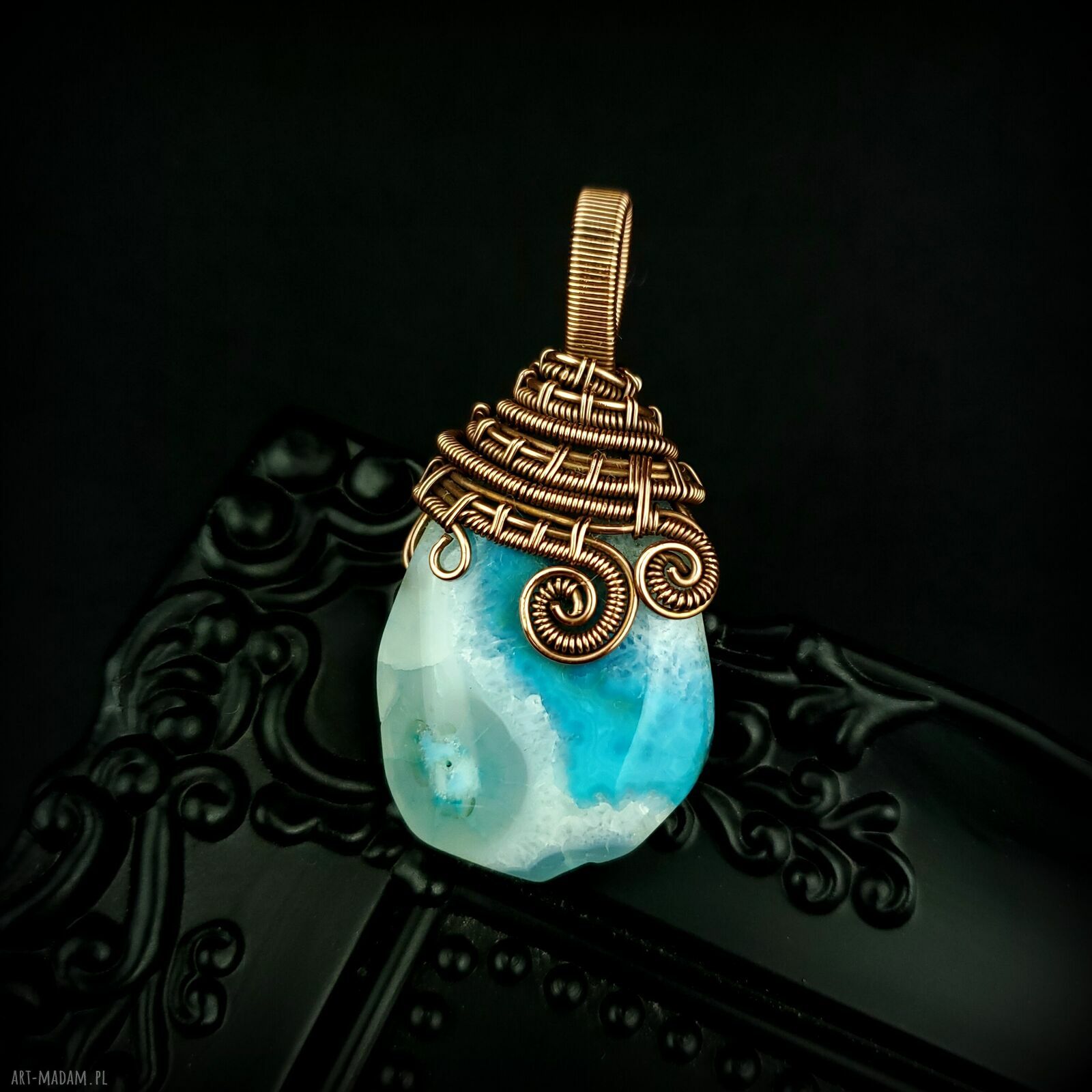 Wisiorek wire wrapping z agatem - miedziany dwustronny