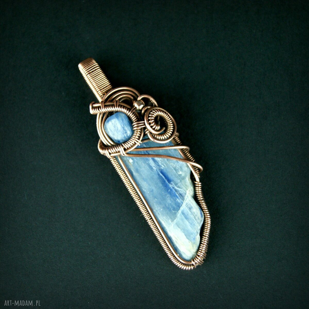 Wisiorek wire wrapping z kyanitem