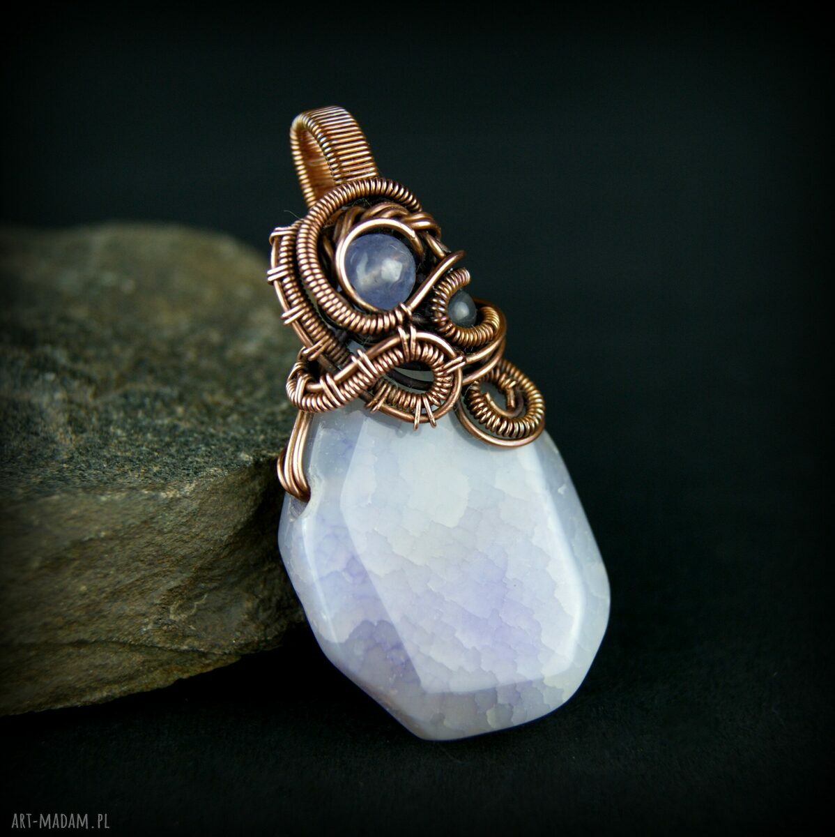 Wisiorek wire wrapping z fioletowym agatem - miedź, oksydowanie i wyjątkowy blask