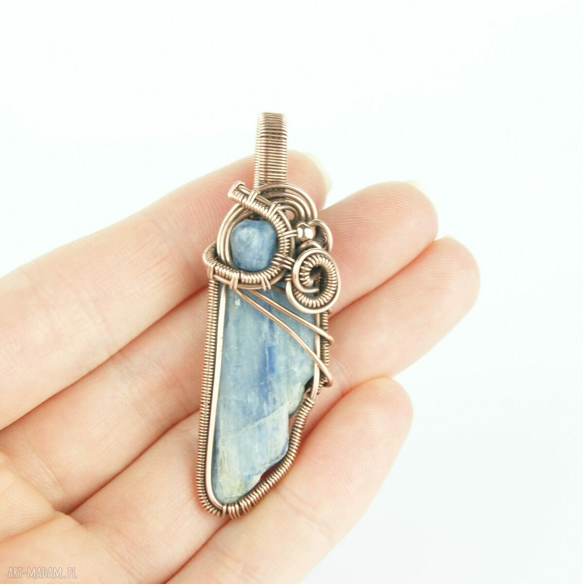 Wisiorek wire wrapping z kyanitem