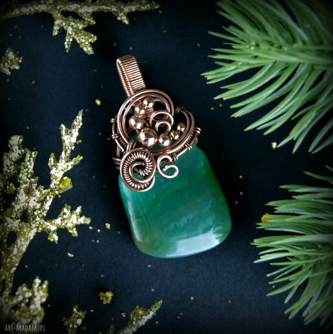Wisiorek wire wrapping z zielonym agatem - miedziany, ręcznie robiony