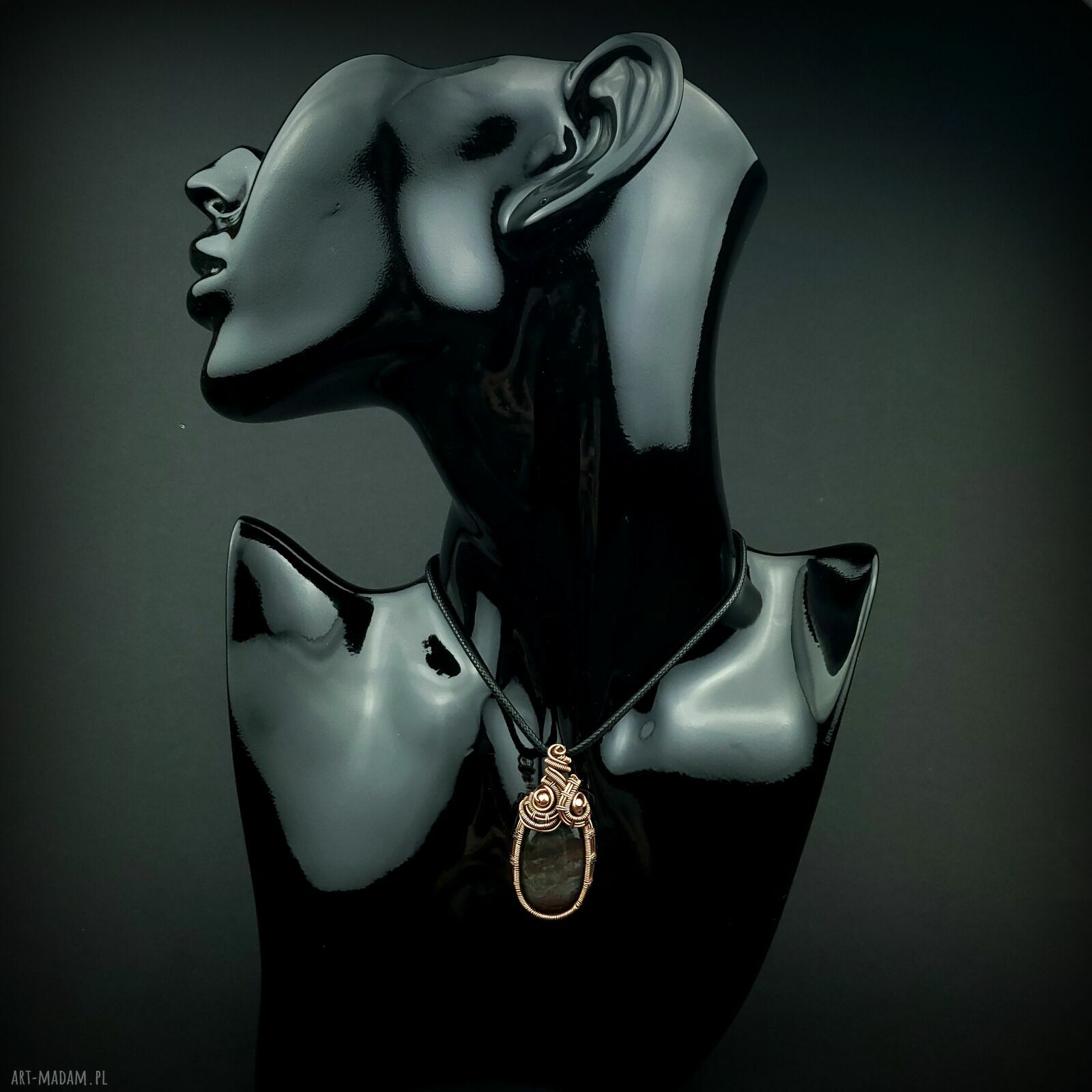 Wisiorek z agatem w technice wire wrapping